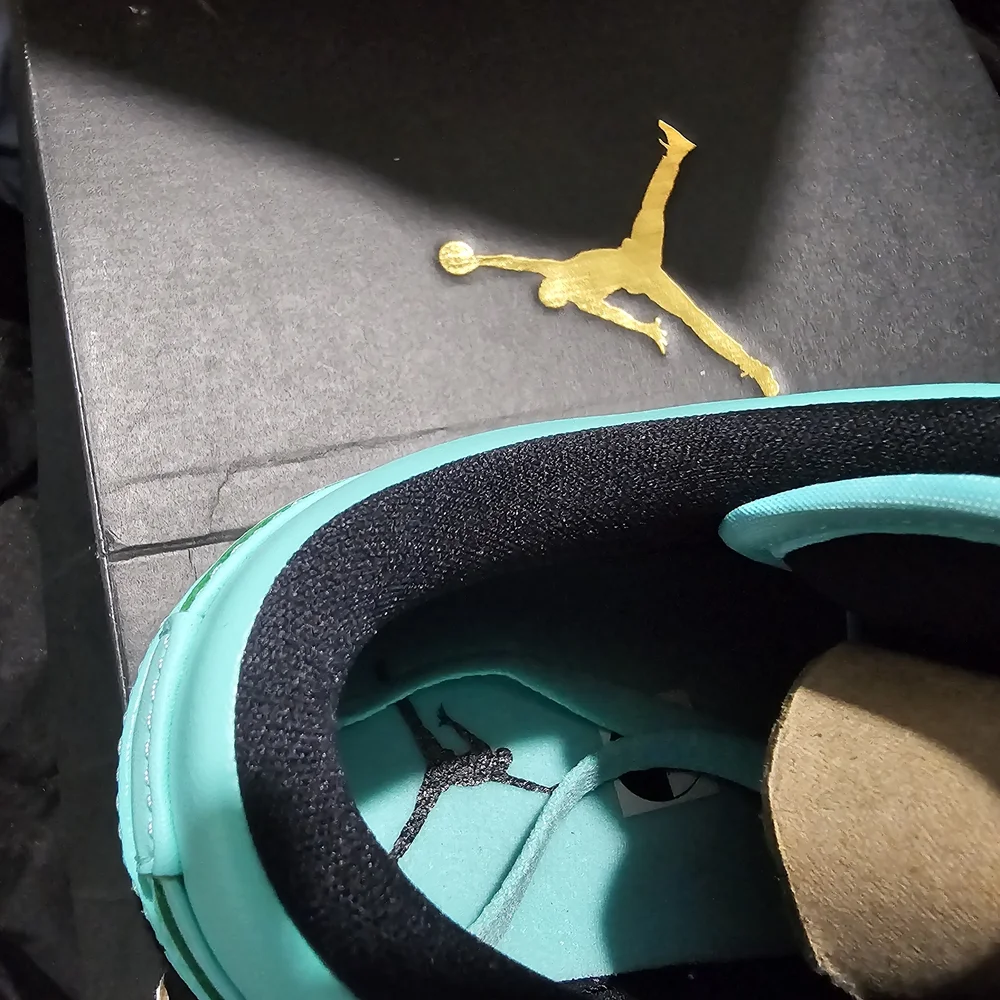Jordan Air 1 Low Hyper Turqoise - Picture 6 of 9